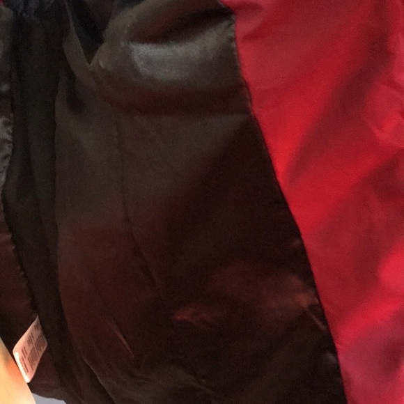 Andrew Marc burgundy and black quilted puffer zip up vest - Picture 6 of 9